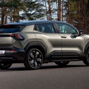 Die Preise für den fast 4,30 Meter langen Fünftürer starten bei knapp unter 30.000 Euro.(Bild:  Suzuki)