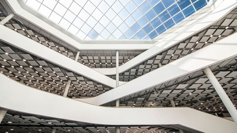 5.000 Fahrzeugentwickler sollen in dem futuristischen Komplex künftig arbeiten. (Bild: BMW)