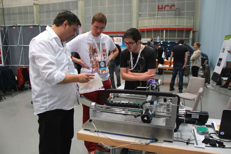Maker präsentierten auf der Maker Faire Hannover 2016 anspruchsvolle Technik. (Philip Steffan)