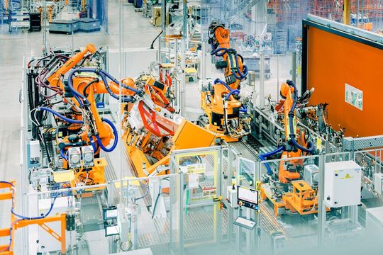 Audi will produktiver und wirtschaftlicher arbeiten. Damit das klappt, setzt der Automobilbauer in Neckarsulm nun KI-Tools und Automatisierungs-Know-how von Siemens ein. Hier wird erklärt, was Audi sich davon verspricht ...(Bild:  Audi)