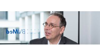 BV-Med-Geschäftsführer Dr. Marc-Pierre Möll fordert einen auf europäischer Ebene abgestimmten Notfallplan, der unter anderem eine EU-weit harmonisierte Duldung für Produkte vorsieht, die in der Zertifizierungs-Warteschleife hängen. (BV-Med)
