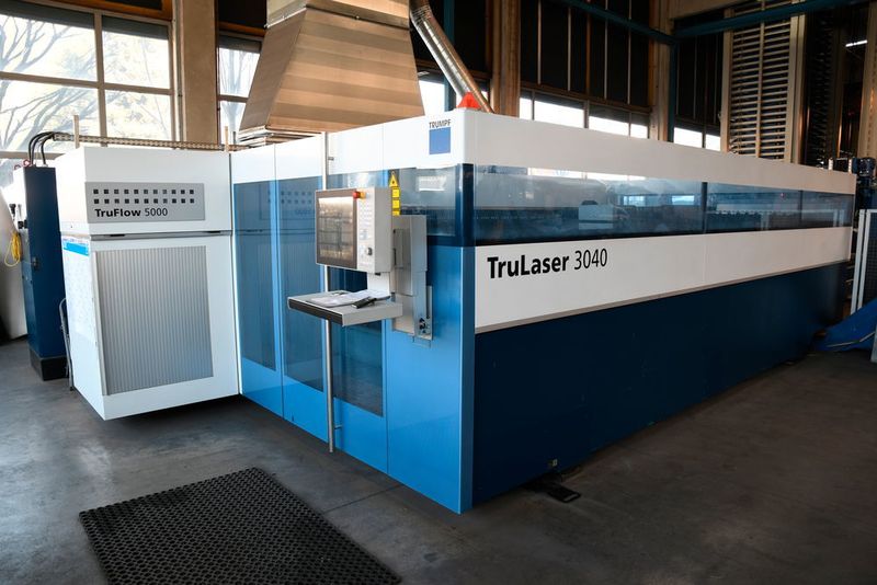 ... einer CO2-Anlage Tru Laser 3040 von Trumpf. (Hans Weber Maschinenfabrik)