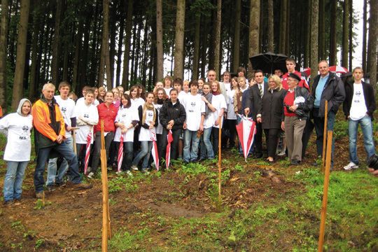 Auch an der Toyota-Aktion „Plant for the Planet“ beteiligte sich das Autohaus Nix. (Archiv: Vogel Business Media)