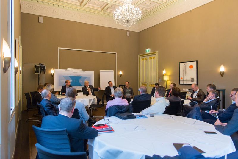 Mit dem Thema „Seamless and Secure Mobilty“ luden Sophos und iPass im Rahmen eines der Experten-Roundtables zum Diskutieren ein. (www.offenblen.de)