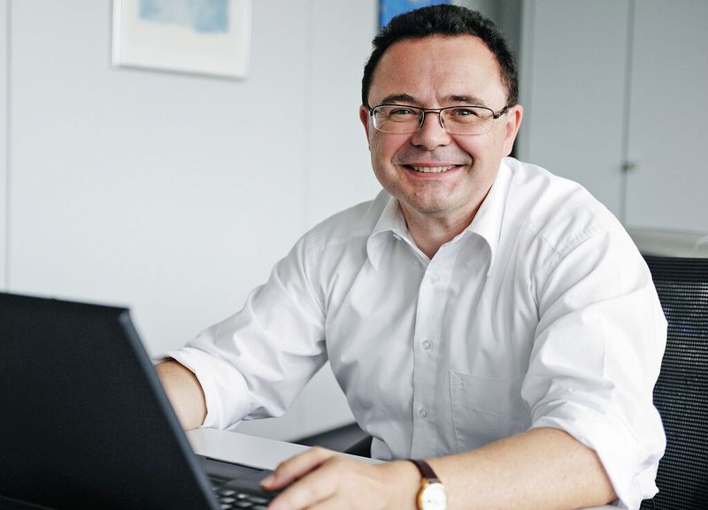 „Durch die Kommunikation der Planungs- und Fertigungssysteme werden die Durchlaufzeiten eines Produktes signifikant gesenkt”, sagt Eugen Bollinger, Vertriebsleiter bei der TDM Systems GmbH. (Bild: TDM Systems)