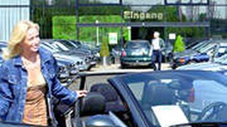 Kriterien für einen Neuwagenkauf sind laut der Studie der Kaufpreis, die Betriebskosten und die Zweckmäßigkeit. (Foto: ZDK)