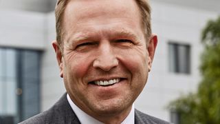 Toyota-Deutschland-Präsident Alain Uyttenhoven will den Hybridanteil in diesem Jahr auf mindestens 60 Prozent steigern. (Bild: Toyota)