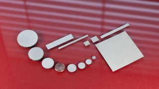 Sonotec fertigt die Piezokomposite für unterschiedlichste Wandler maßgeschneidert für die Anwendung. (Sonotec)