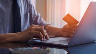 payment-nikcoa-adobestock-338863320-6000x3373v1 (Bild: NIKCOA / Adobe Stock)