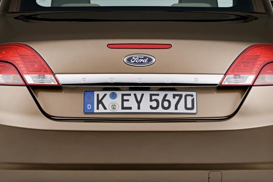Obwohl der Focus CC sich dynamischer denn je präsentiert, ist das Hinterteil recht sperrig ausgefallen. Der Kofferraum fällt dementsprechend üppig aus; er fasst zwischen 248 und 534 Liter. (Archiv: Vogel Business Media)