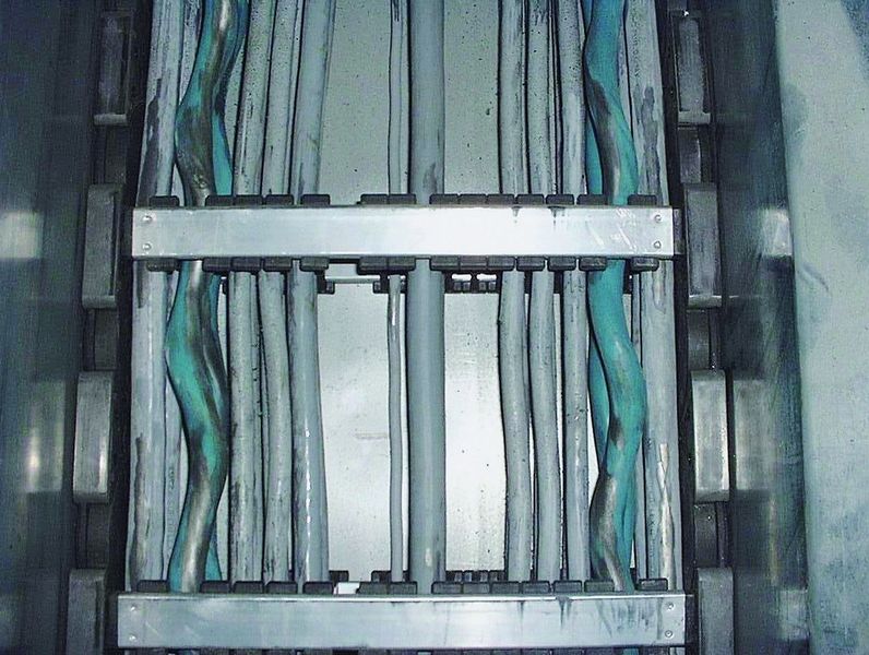 Bild 1: „Korkenzieher“ sind die Vorstufe zum Aderbruch mit zeitnahem Systemausfall. (Archiv: Vogel Business Media)