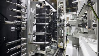 Das Magazin bietet Platz für 270 Werkzeuge, die alle mit Balluff-Chip ausgestattet sind. (Bild: Starrag/ Ralf Baumgarten)