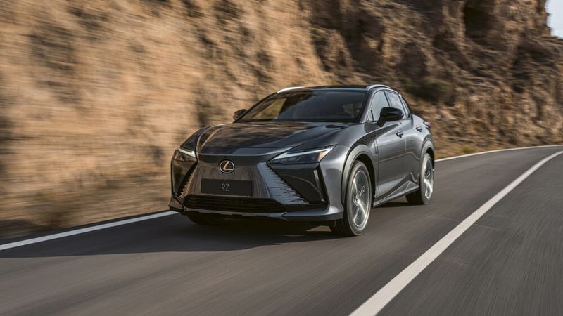 Mit dem RZ 450E erweitert Lexus sein Angebot rein elektrisch angetriebener Modelle. (Bild: Lexus)