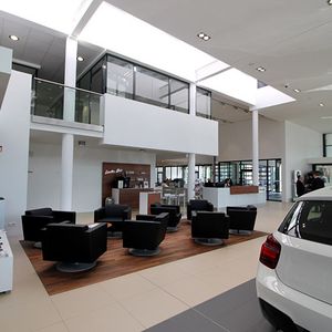 Das Autohaus Entenmann in Göppingen zählt zu den ersten Betrieben im neuen Look.(Foto:  Fetzer)