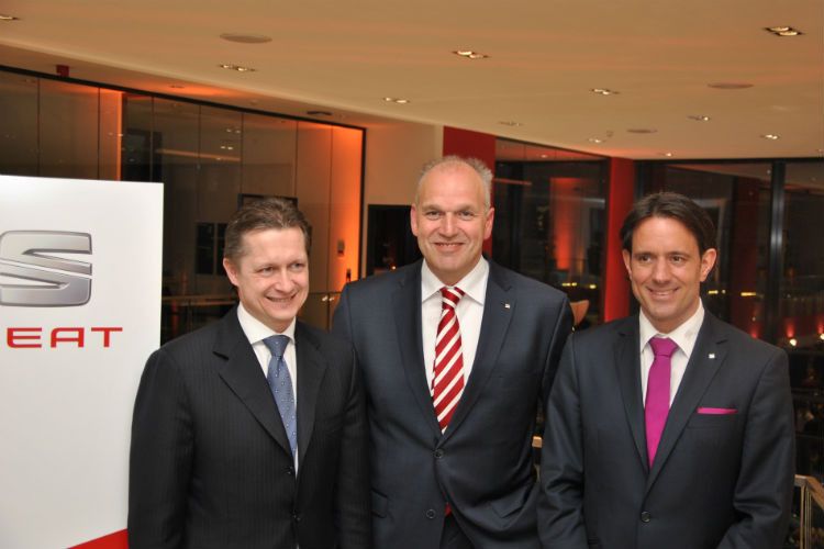 Glauben an den Seat-Erfolg: (v. li.) Manfred Kantner, Geschäftsführer der Seat Deutschland GmbH, Jürgen Stackmann, Vorstandsvorsitzender der Seat S.A. und Erik Händler, Geschäftsführer der deutschen Seat-Niederlassungen. (Foto: VBM)
