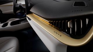 Gold = wertvoll: Logo und Schriftzüge außen am Fahrzeug sin ebenfalls in der Farrbe designt. (Bild: Volkswagen AG)