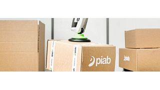 Der Pilift-Smart-Vakuumlifter von Piab entlastet die Rücken Mitarbeiter, indem er ihre Bewegungen erkennt und überwacht und schnell auf die Absichten der Benutzer reagiert. (Piab)