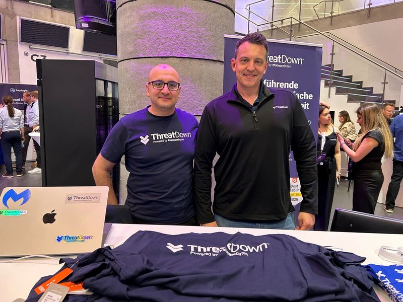 Für Threatdown waren Claudio Tosi (l.) und Andrew Bobetsky (beide Malwarebytes) vor Ort.  (Bild: Vogel IT-Medien)