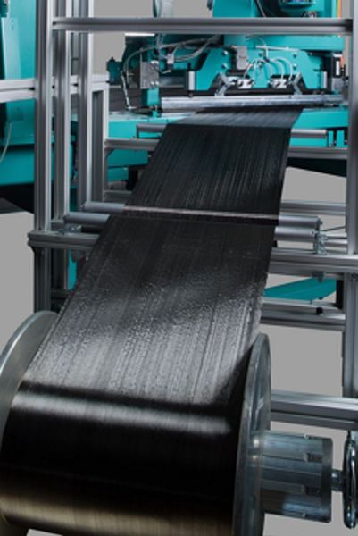 Schussvorlage der  Hochleistungs-Nähwirkanlage Malitronic Multiaxial C&L  (Bild: Karl Mayer)