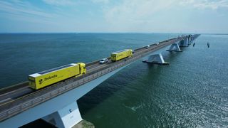 Insbesondere Lieferwagen, Lkw und Anhänger verfügen über viel Dachfläche und verbrauchen gleichzeitig viel Energie für Kühlung, Heizung und Hilfsaggregate. Integrierte Solarmodule sind sinnvolle Lösung. (Bild: IM Efficiency)