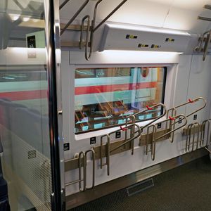Innen gibt es in jedem Zug Platz für acht Fahrräder.(Bild:  Deutsche Bahn)