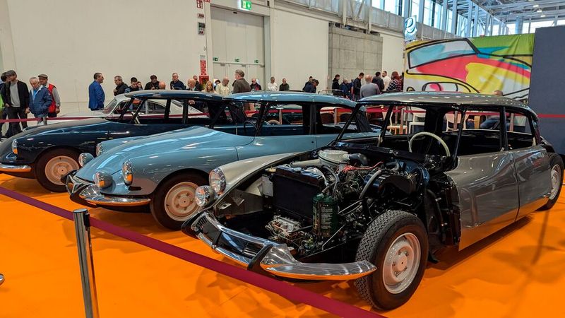 Einen tiefen Einblick in die „anspruchsvolle“ Technik der Citroen DS erlaubte dieses Exemplar. (Bild: Dominsky – VCG)