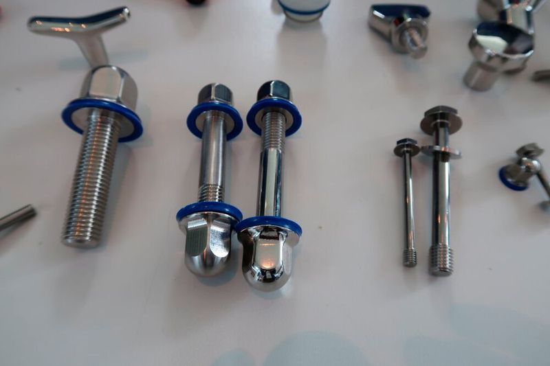 Kipp zeigte unter anderem seine Verschraubungen für den Hygiene-Bereich. Diese totraumfreien Lösungen sind für eine leichte Reinigbarkeit konzipiert. (Bild: D. Quitter - VCG)