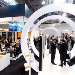 Auf der Messe Tube in Düsseldorf feiert 2014 das Plastic Tube Forum seine Premiere. Auch dort dreht sich alles um Kunststoffrohre und deren vielfältige Einsatzmöglichkeiten. (siehe PLUS-Kasten)