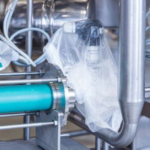 In der Nahrungsmittelbranche bestehen natürlich höchste Ansprüche an die Hygiene: Die eingesetzten Komponenten müssen einiges aushalten – was diese Bastellösung wohl nicht kann.