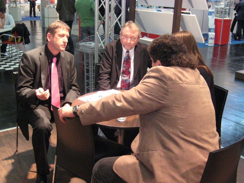 Journalisten unter sich: v.l. Johann Wiesböck, Chefredakteur Elektronikpraxis; Gerd Kucera Redakteur Elektronikpraxis und Wolfgang Leppert, Chefredakteur elektrotechnik (Archiv: Vogel Business Media)