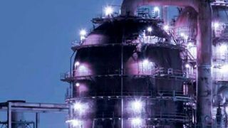 Flexicoking technology produces a full range of products, from a C4- reactor gas to 525 °C liquid products, the multipurpose flexigas, and a small stream of low-sulfur coke that is purged to extract feed metals. (Exxon Mobil)