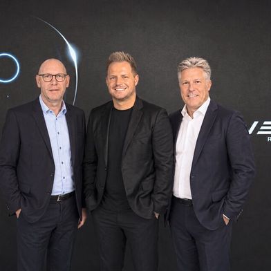 They orchestrated the purchase of Adlatus by Neura (from left to right): Adlatus CEO Stefan Erhardt, Neura Robotics CEO David Reger, and Andreas Lindemann, Managing Director of Neura Mobile Robots GmbH. (Image: Neura Robotics)