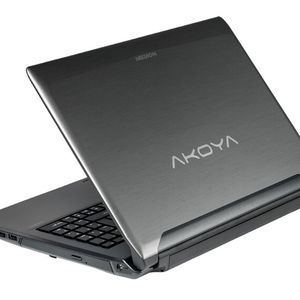 Das Akoya P6638 wiegt 2,65 Kilogramm.