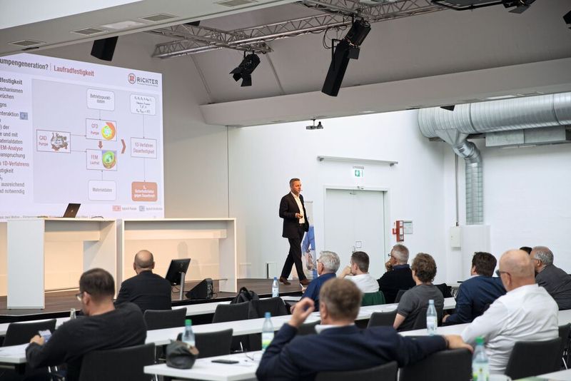 Das Mittel der Wahl: Eine neue Generation kunststoffausgekleideter Magnetkupplungspumpen. (Bild: Oxana Gruber Photography)