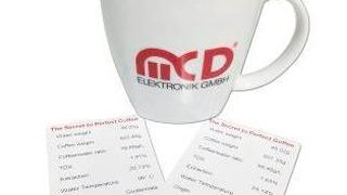Die Qualität von Kaffee: MCD Elektronik druckte jedem Messebesucher ein individuelles Kärtchen mit den Angaben des jeweiligen Kaffees, der gerade verkostet wurde. (Bild: MCD)