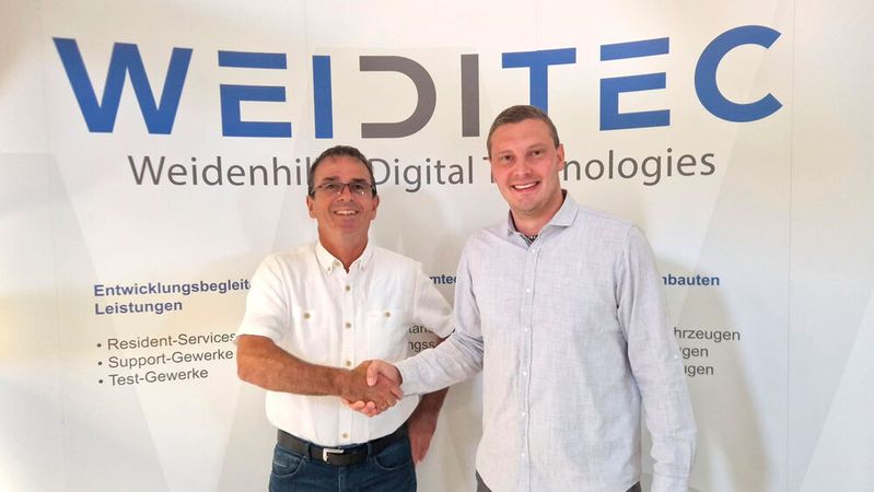 von links: Armin Baumann, Geschäftsführer Softing und Stefan Brosig, ehemaliger Geschäftsführer Weiditec. Brosig leitet nun den Standort in Ingolstadt.(Bild:   Softing Automotive Electronics GmbH)
