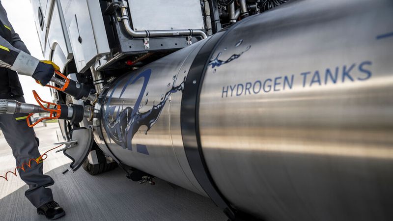 Der H2-Laster soll bis 2027/28 in Serie gehen. (Bild: Daimler)