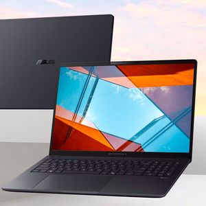 Beide Varianten des Expertbook BM3 G2, hier die mit 16-Zoll-Display, sind in Kombination mit einem Ryzen-AI-Prozessor auch mit einem WQXGA-Panel lieferbar, das 2.560 x 1.600 Pixel darstellt.   (Bild: Asus)