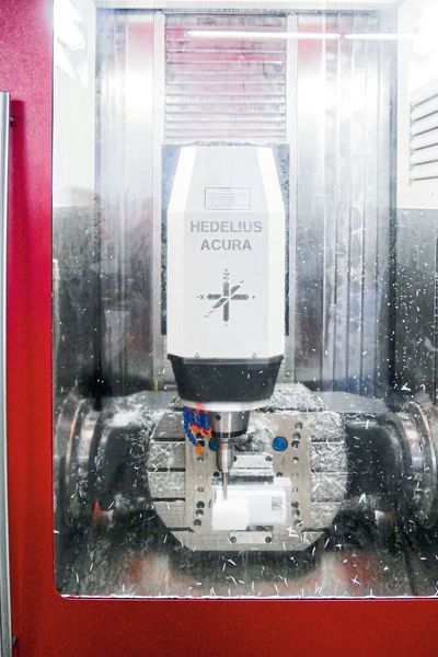 Auf der Acura 65 werden u. a. Fülltrichter für die Frischkäseabfüllung aus Kunststoff hergestellt.  (Hedelius)