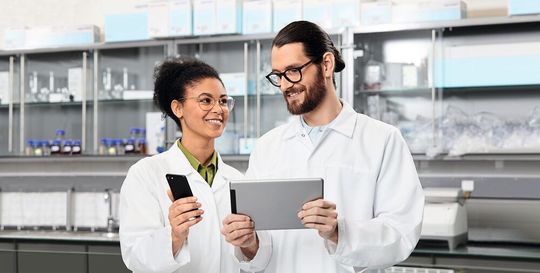 Die Visionize-Lab-Suite soll digitalisiertes Arbeiten im Labor erleichtern.(Bild:  Michael Wurzbach)