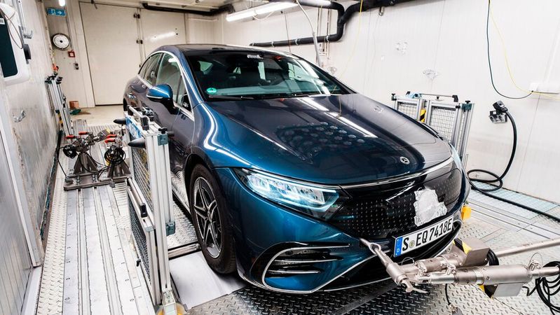 Der Reichweiten-King im ADAC-Reichweitentest: Mercedes-Benz EQS 450+(Bild:  ADAC)