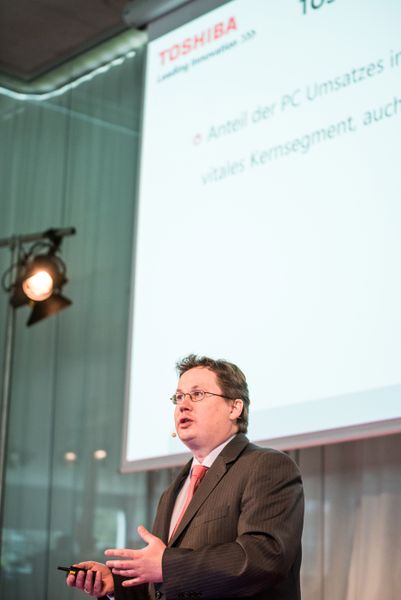Zusammen mit den Partnern wirft Sandor van der Ham, Vice President B2C PC Europa, einen Blick in die Zukunft (Bild: Toshiba)