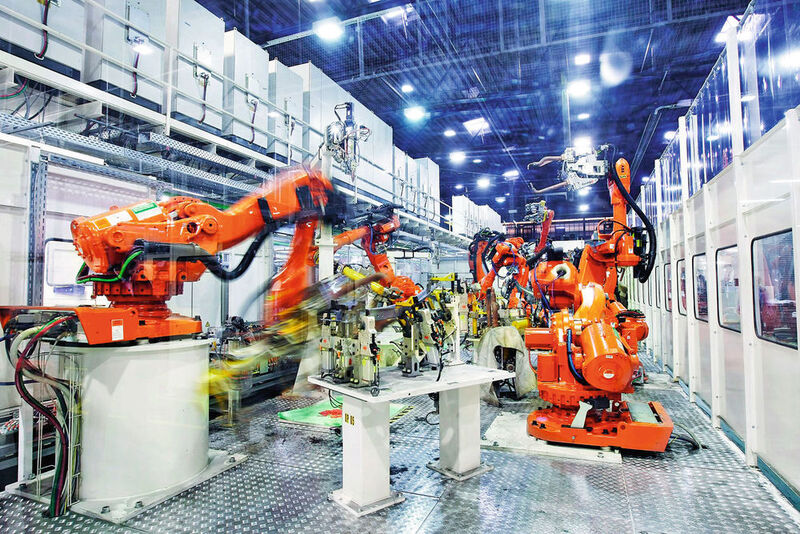 „Die weltweiten Verkaufszahlen von Industrie-Robotern im Jahre 2015 bestätigen, dass wir uns in sehr aufregenden Zeiten für die Roboterindustrie befinden“, sagt Per Vegard Nerseth, Managing Director ABB Robotics. (Bild: ABB)