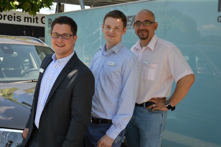 Das Gebrauchtwagenteam der Auto-Messe Stockach: (von li.) Fabian Krause, Björn Heilmann und Peter Baumli. (Foto: Mauritz)