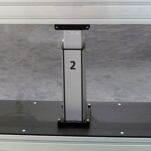 Werden mehrere Hubsäulen im Verbund montiert, sorgen RK Syncflex-Ausgleichsplatten für eine präzise Ausrichtung und einen spannungsfreien Aufbau. Bild: RK Rose+Krieger