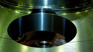 Für die Bohrungen im Planetenträger kommt ein Bohrer mit integriertem Fasteil zum Einsatz. Bild: Sandvik Coromant (Archiv: Vogel Business Media)