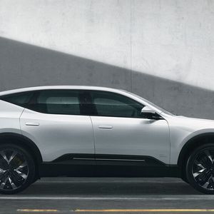 Im Herbst 2023 soll der Polestar 3 den Polestar 2 flankieren.(Bild:  Polestar)