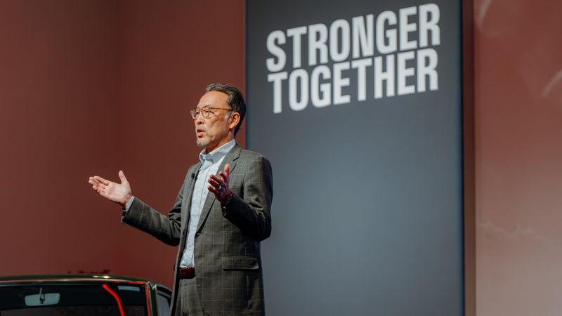 „Wir sind ein europäischer Hersteller“: Yoshihiro Nakata, CEO von Toyota Motor Europe, beim Corporate Briefing in Brüssel.(Bild:  Toyota)