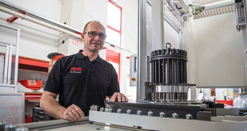 Da im Sondermaschinenbau meist keine Anlage wie die andere ist, sind für Steffen Herrmann, Elektrotechnik-Abteilung Schmid Maschinenbau, gelungene Installationskonzepte besonders wichtig.