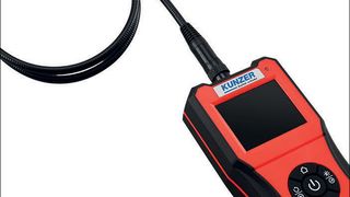 Mit der flexiblen Sonde kann der Anwender auch sonst schlecht einsehbare Bereiche wie beispielsweise die inneren Bremsklötze von Scheibenbremsen kontrollieren. (Kunzer)